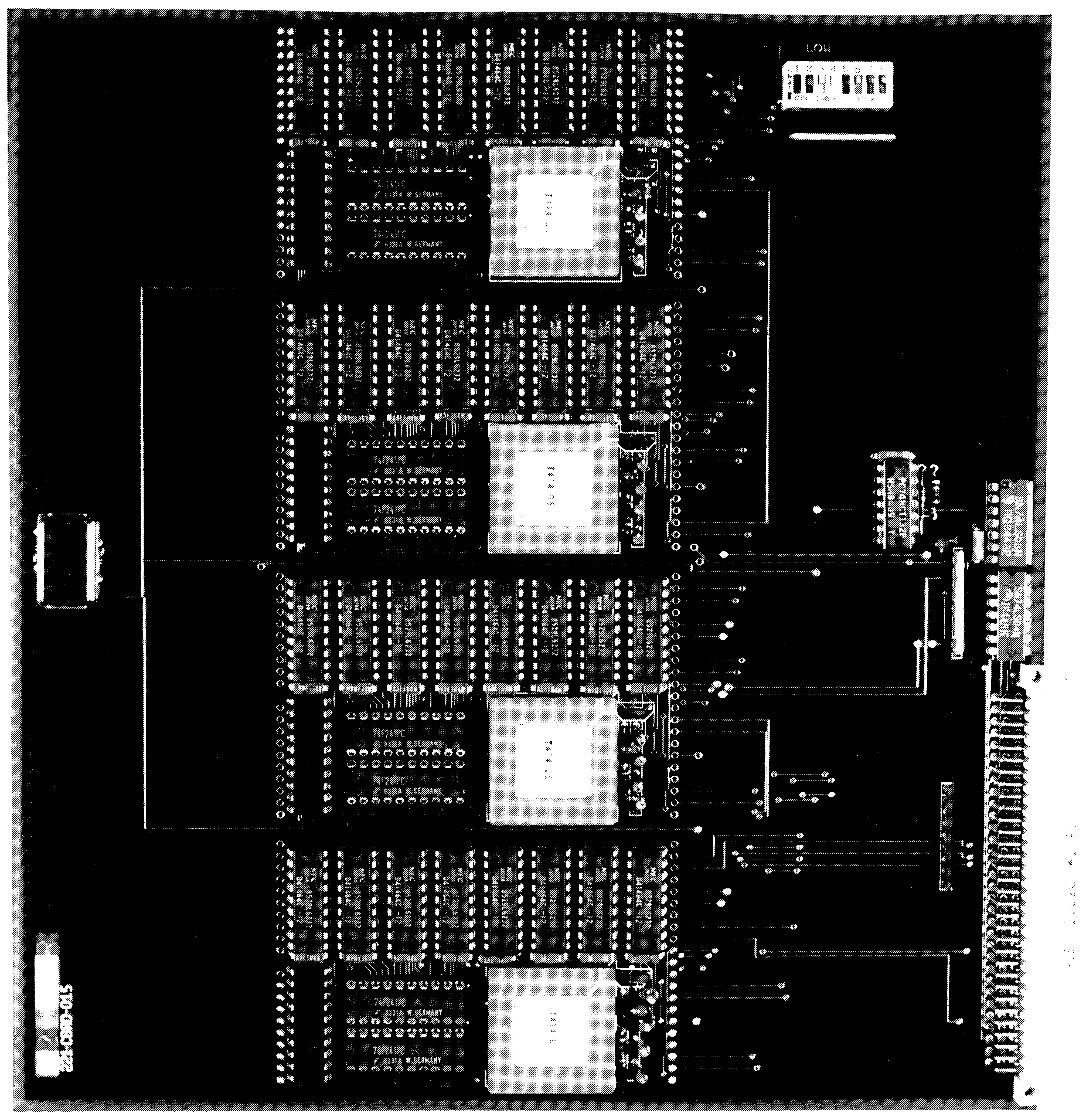 Four IMS T414
transputers with 256kbytes DRAM each